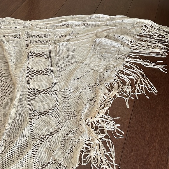 Vintage fringe wrap - Picture 2 of 3